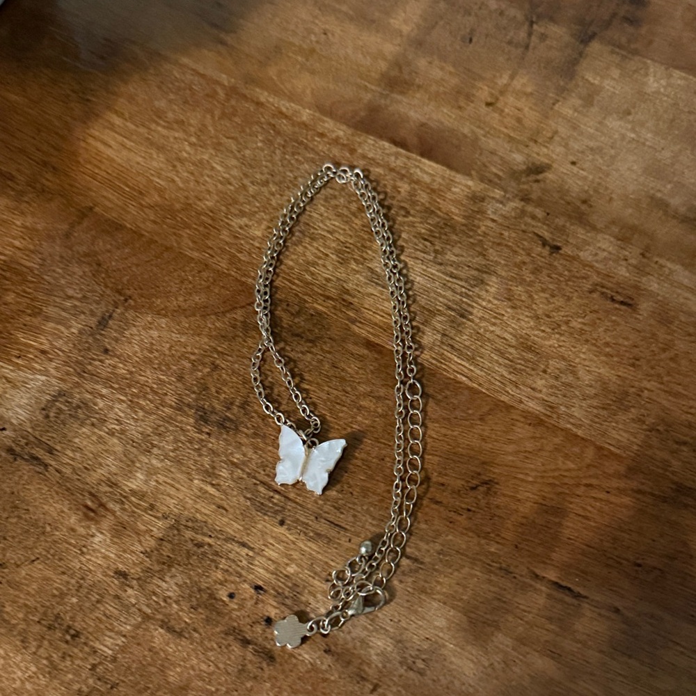 Elegant Gold Butterfly Pendant Necklace
